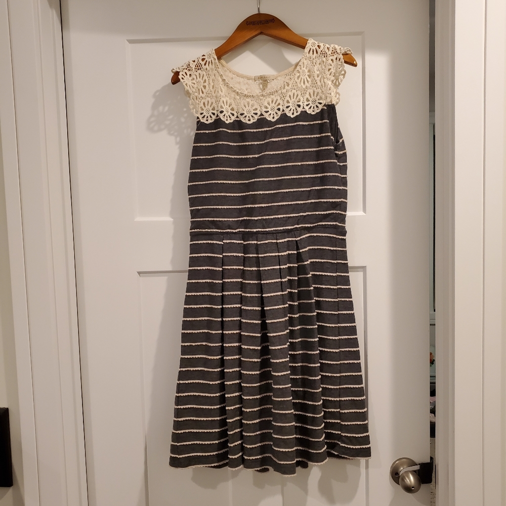 Dress - Picture 3 of 6